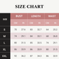 👗 KORLÁTOZOTT IDEIG 45% KEDVEZMÉNY! 🎀 Elöl masnis, ráncolt ruha – Spagetti pántokkal, fodros szegéllyel & előnyös ráncolt felsőrésszel 🌸